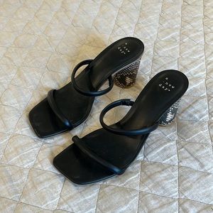 Snake skin heel target strap shoe size 7